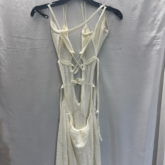 Chic White Backless Dress - Picture 5 of 6